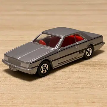 토미카 닛산 스카이라인 2000 터보 GT-ES No.20 1/65