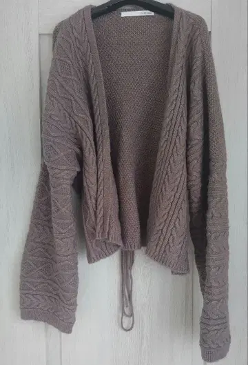 Robe Cabinet 케이블 짜임 긴팔 가디건