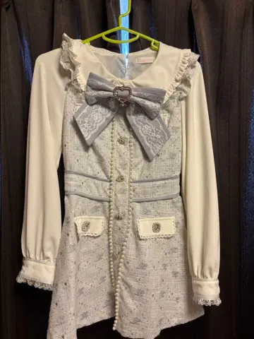 프릴 리본 포함 트위드 셋업