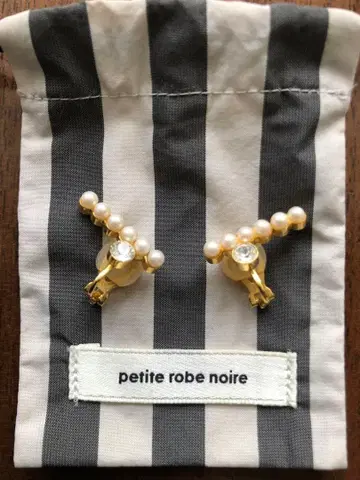 쁘띠 로브 느와르 펄 귀찌