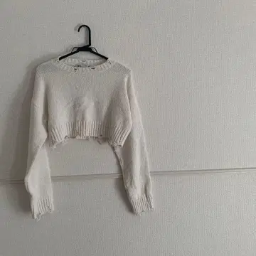 ZARA 화이트 크롭 니트 긴팔