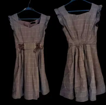 Amavel 브라운 체크 무늬 슬리브리스 원피스