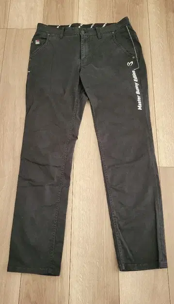 MASTER BUNNY EDITION 블랙 팬츠 사이즈 4