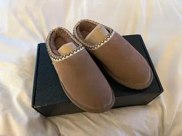 EMU Australia 브라운 슬립온