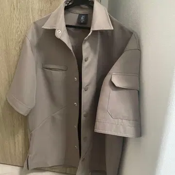 GU x 코지마 프로덕션 콜라보 오버 사이즈 셔츠 XS