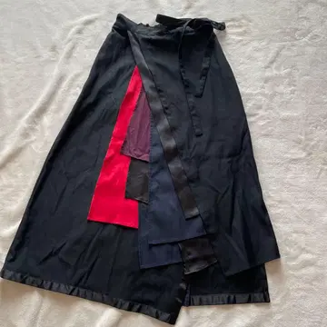 최종 가격 인하! HARE 새틴 플레어 스커트 블랙