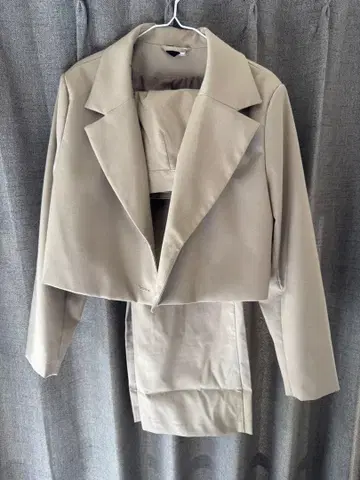 H&M 베이지 크롭 자켓 팬츠 셋업