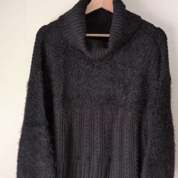 니트 원피스 슬릿 터틀넥 GROVE