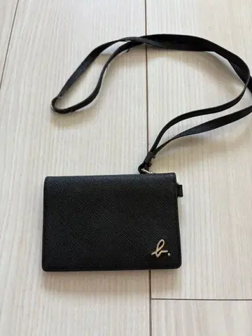 에네스베 agnes b. 패스 케이스 스트랩 포함