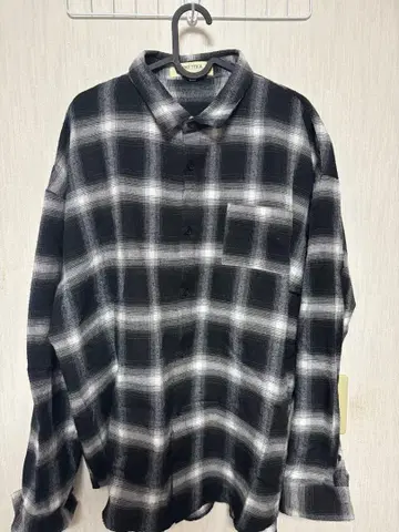 체크 무늬 긴팔 플란넬 셔츠