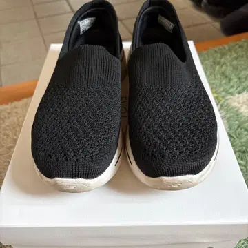 Skechers 블랙 슬립온