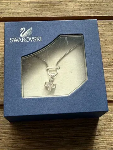 Swarovski 크로스형 목걸이