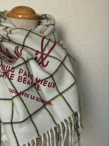 뮤베일 체크 무늬 화이트 대형 스톨