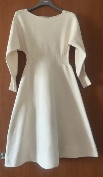 셀포드 36 아이보리 니트 플레어 슬리브 원피스