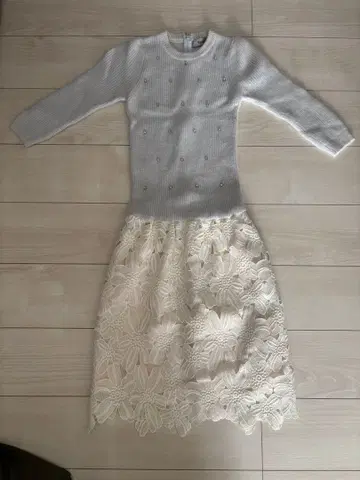 [ 새상품급 ] 리랜드트루 도킹 니트 원피스