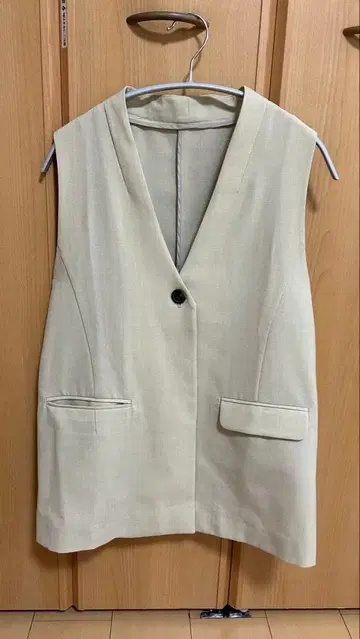 JEANASIS 베이지 슬리브리스 베스트