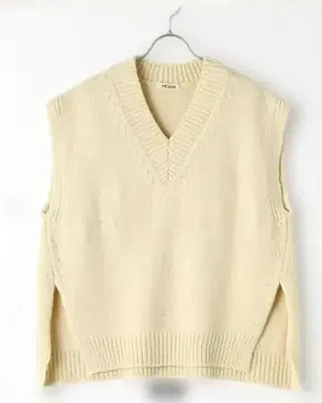 MOGA 크림색 V넥 니트 베스트