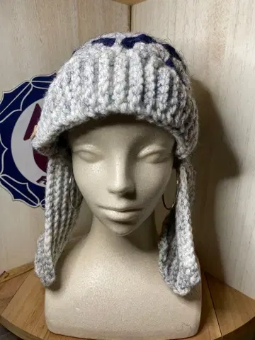 귀 달린 니트 모자 플라이트 캡