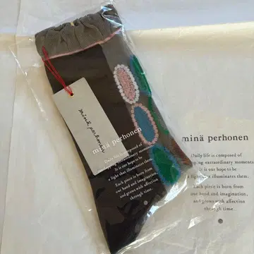 미나 페르호넨 양말 tarte 다크 그레이 츠구전