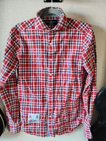 빨간색 체크 무늬 긴팔 셔츠 토끼 자수