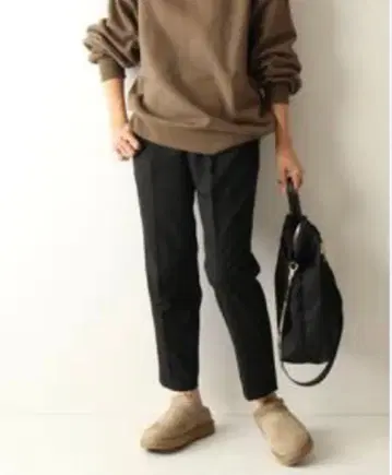 CARREMAN 테이퍼드 팬츠 블랙 38