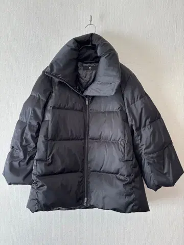 유니클로 +J 다운 볼륨 자켓 블랙 S 사이즈