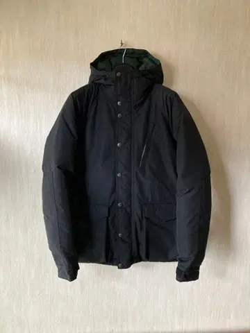 마운트 레이니어 디자인 피크 다운 재킷 사이즈 M