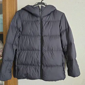 UNIQLO 울트라 라이트 다운 코쿤 후드티 S 사이즈 블랙