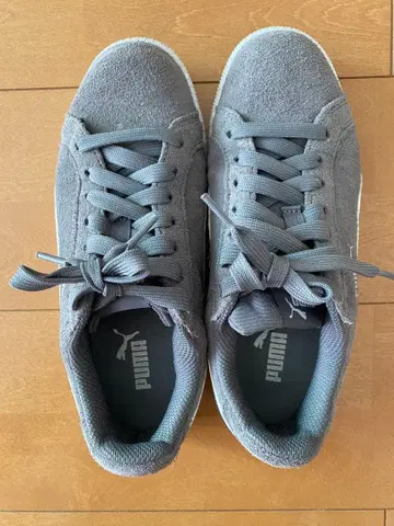 푸마 그레이 스웨이드 스니커즈