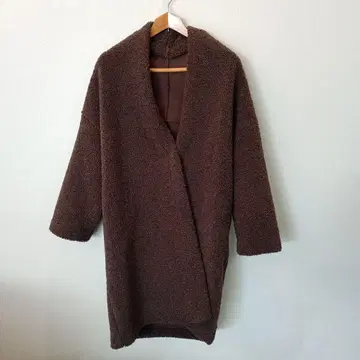 크라프트 스탠다드 부티크 보아 소재 브라운 롱 코트