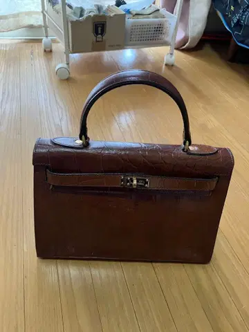 켈리백풍 브라운 가죽 크로커다일 핸드백