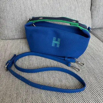 [ H 로고 ] 파란색 캔버스 숄더백