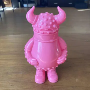 T9G MOGraphixx ITCH 개인전 한정판 피규어 소프트 비닐