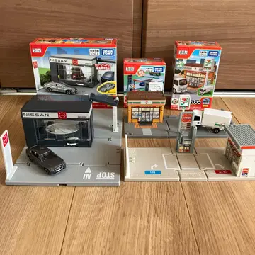 [ 새상품급 ] 토미카 타운 닛산 카 딜러 주유소 세븐일레븐 세트