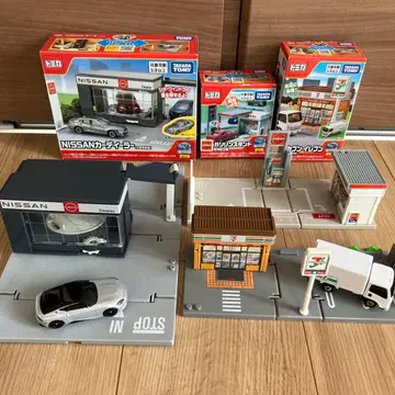 [ 새상품급 ] 토미카 타운 닛산 카 딜러 주유소 세븐일레븐 세트