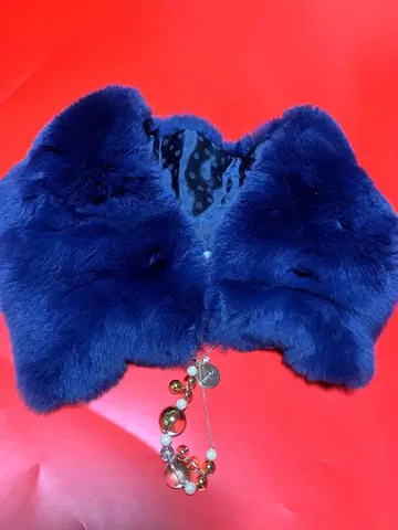 FURLA 네이비 퍼 머플러