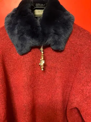 FURLA 네이비 퍼 머플러