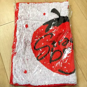 [ 미개봉 새상품 ] NEWS strawberry 굿즈 타월