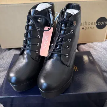 NUOVO 블랙 레이스업 힐 부츠