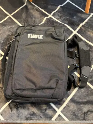 THULE 블랙 백팩