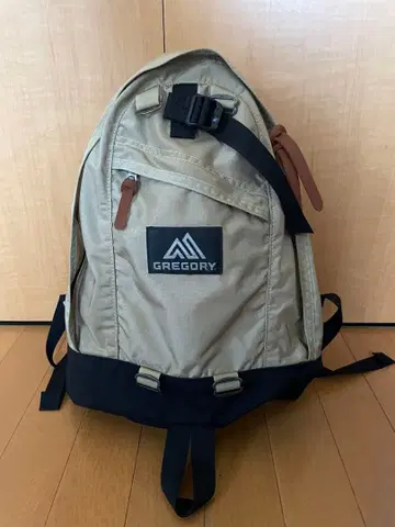 GREGORY 그레고리 데이팩 샌드 베이지