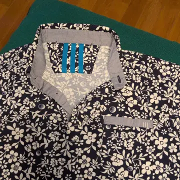 adidas 꽃무늬 반팔 셔츠 M 사이즈