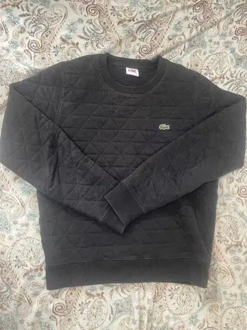 LACOSTE LIVE 블랙 퀼팅 맨투맨