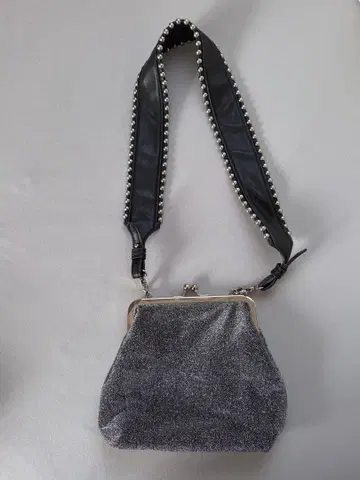 Boy BEAMS 숄더백 가마구치