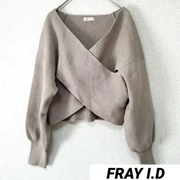 프라이아이디 F 크로스 숏 기장 니트 스웨터 베이지