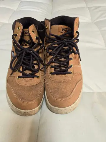 VANS 브라운 하이컷 스니커즈