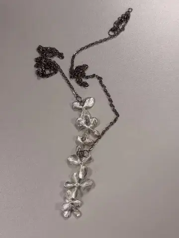 플라워 모티브 목걸이