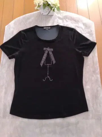 FOXEY NY 40 블랙 벨벳 T셔츠 리본