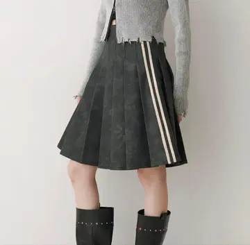 jouetie 인조 가죽 라인 플리츠 스커트 블랙