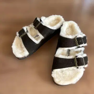 BIRKENSTOCK 브라운 퍼 샌들 36